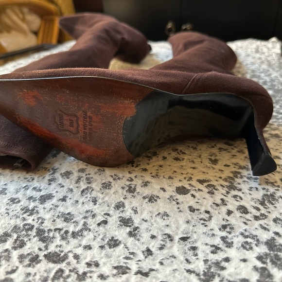 STUART WEITZMAN Brown Suede Heeled Pull Up Tall Boots - Picture 7 of 9